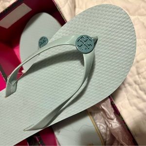 NEW TORY Burch flip flop sandals…size 8